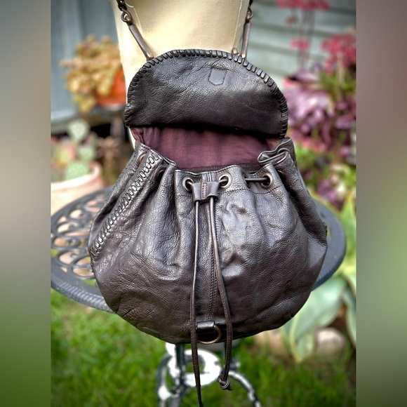 AllSaints — Spitalfields Vintage Shoulder Drawstring Bag - Picture 4 of 5